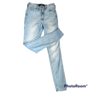 Hollister Ultra High Rise Super Skinny Jean's Size 3S